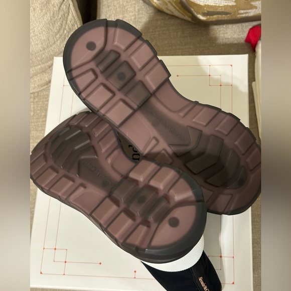 Authentic Alexander McQueen Brand New Tread Slick High Top Sneakers - Picture 14 of 14